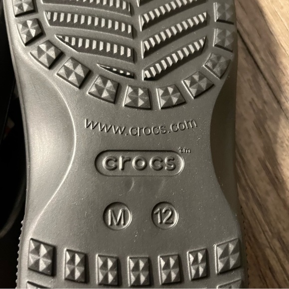 Black baya ll flip crocs flip flops NWT - Picture 6 of 6